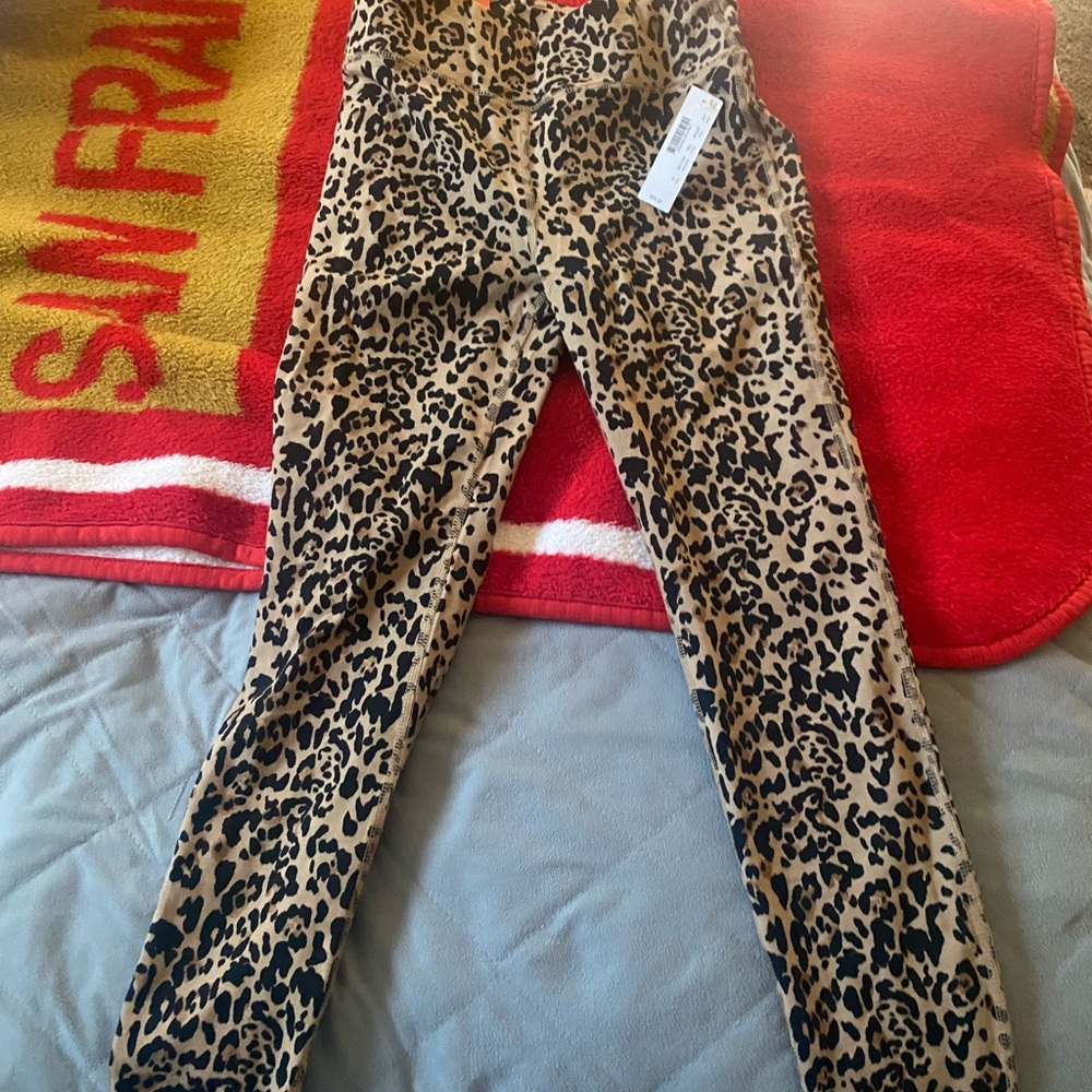 Leopard print leggings